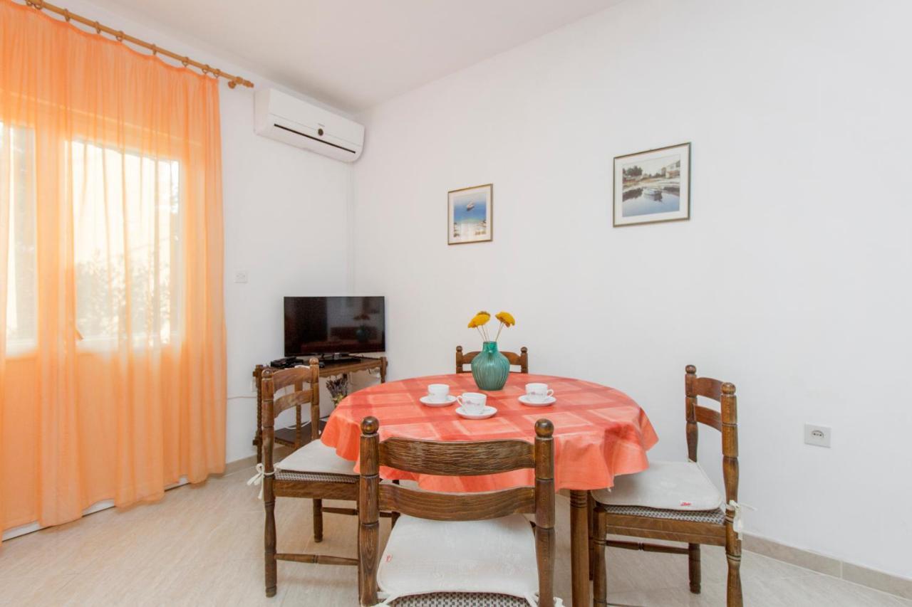 Apartments Ivan Vodice Exterior foto
